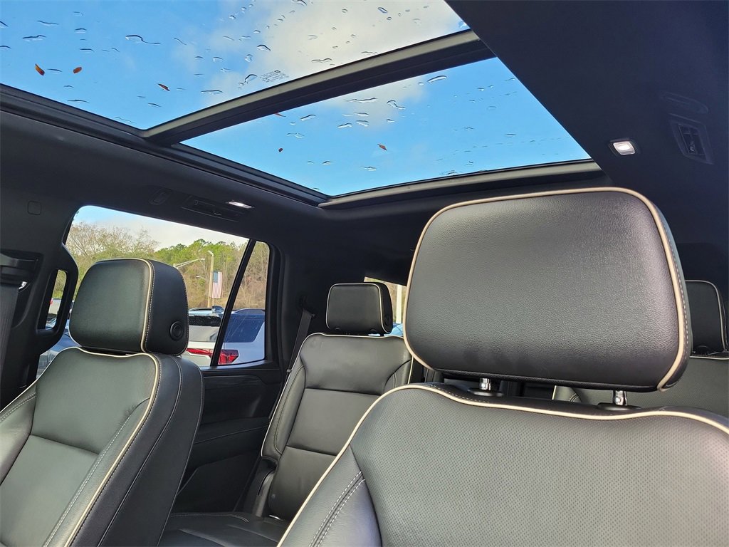 Used 2021 GMC Yukon SLT w/ SLT Premium Package image 30