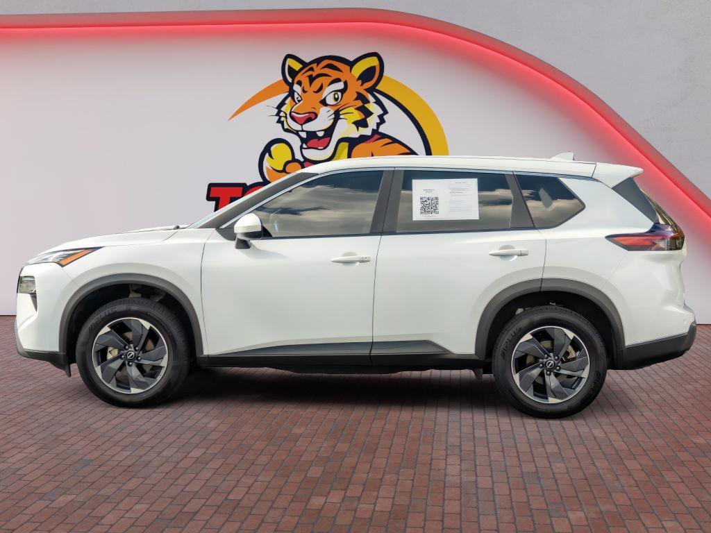 Used 2024 Nissan Rogue SV FWD image 8