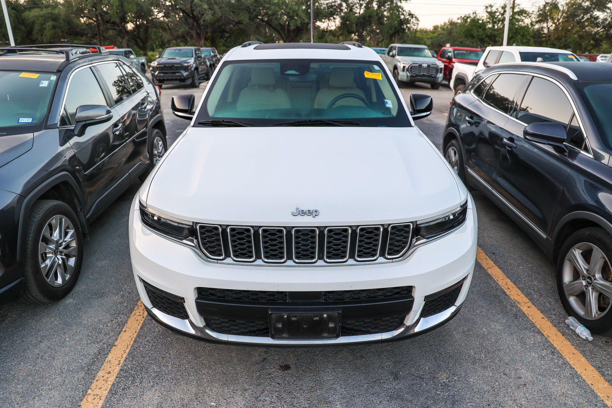 Used 2021 Jeep Grand Cherokee L Limited AWD/4WD image 5