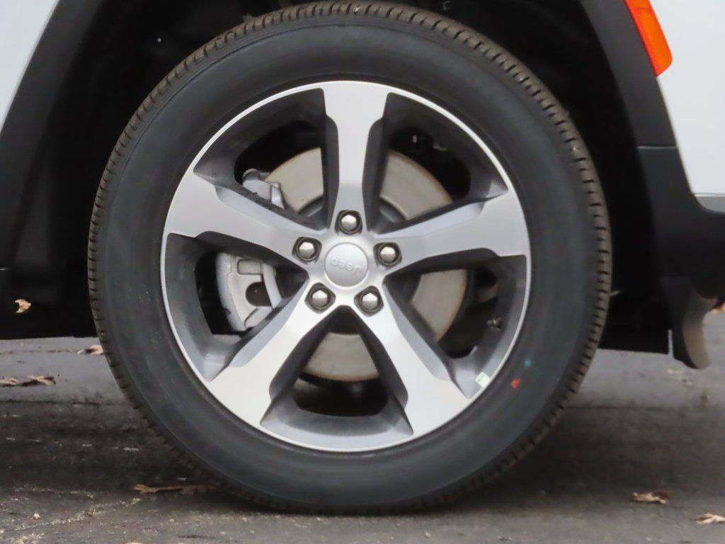 New 2025 Jeep Grand Cherokee L Limited w/ Trailer Tow Package image 15