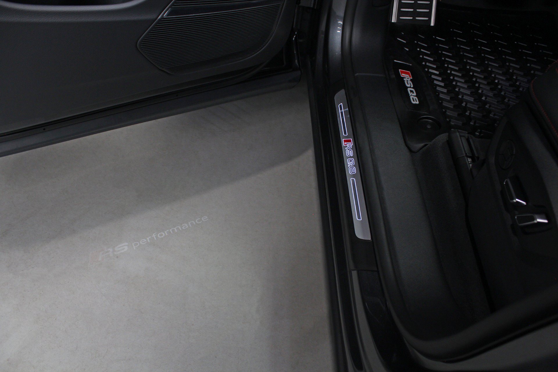 Used 2025 Audi RS Q8 performance AWD/4WD image 41