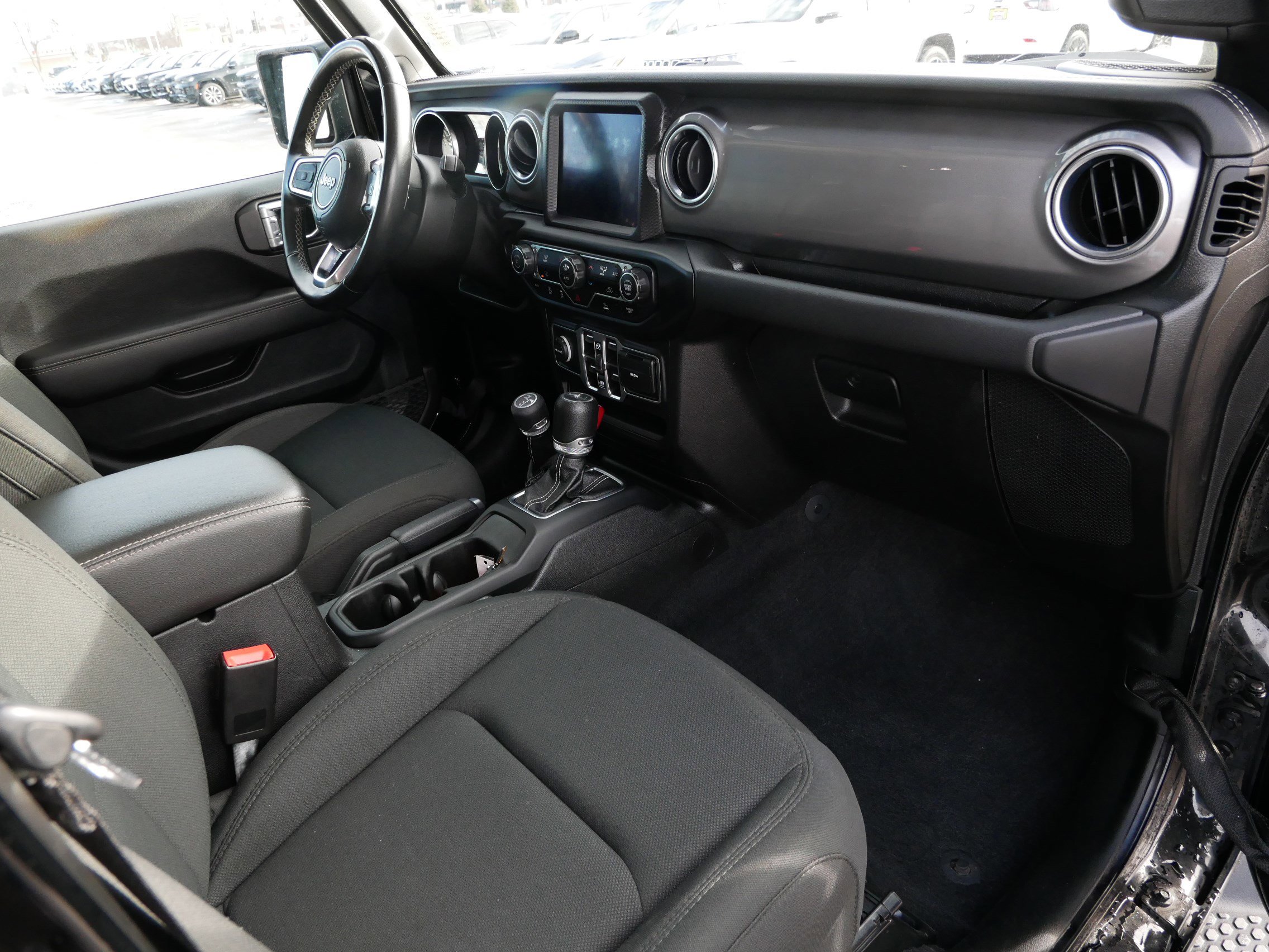 Used 2021 Jeep Wrangler Unlimited Sahara w/ Uconnect 4C Nav & Sound Group AWD/4WD image 10