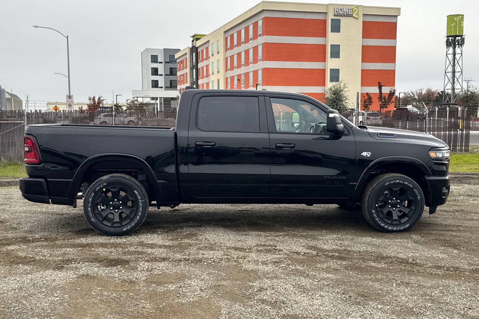 New 2026 RAM 1500 4x4 Crew Cab image 2