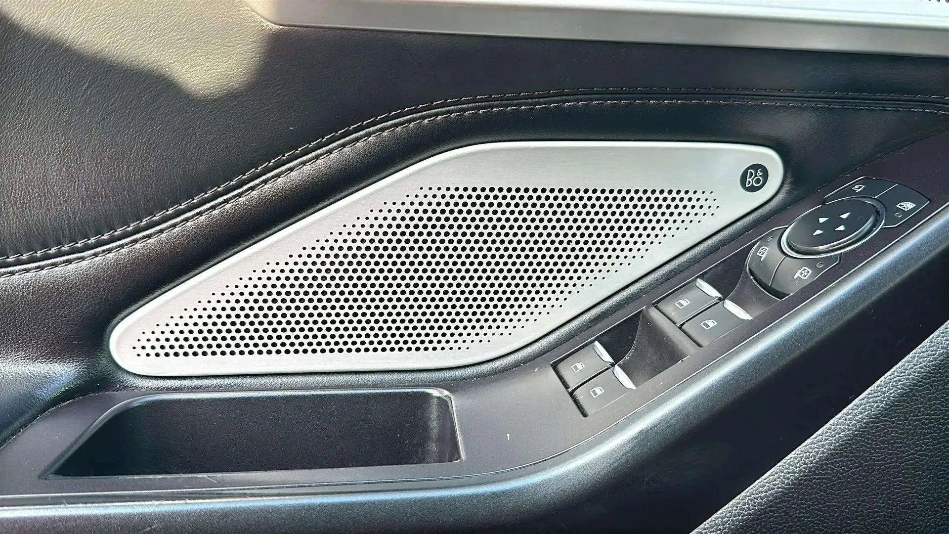 Used 2020 Ford Explorer Platinum w/ Premium Technology Package image 18