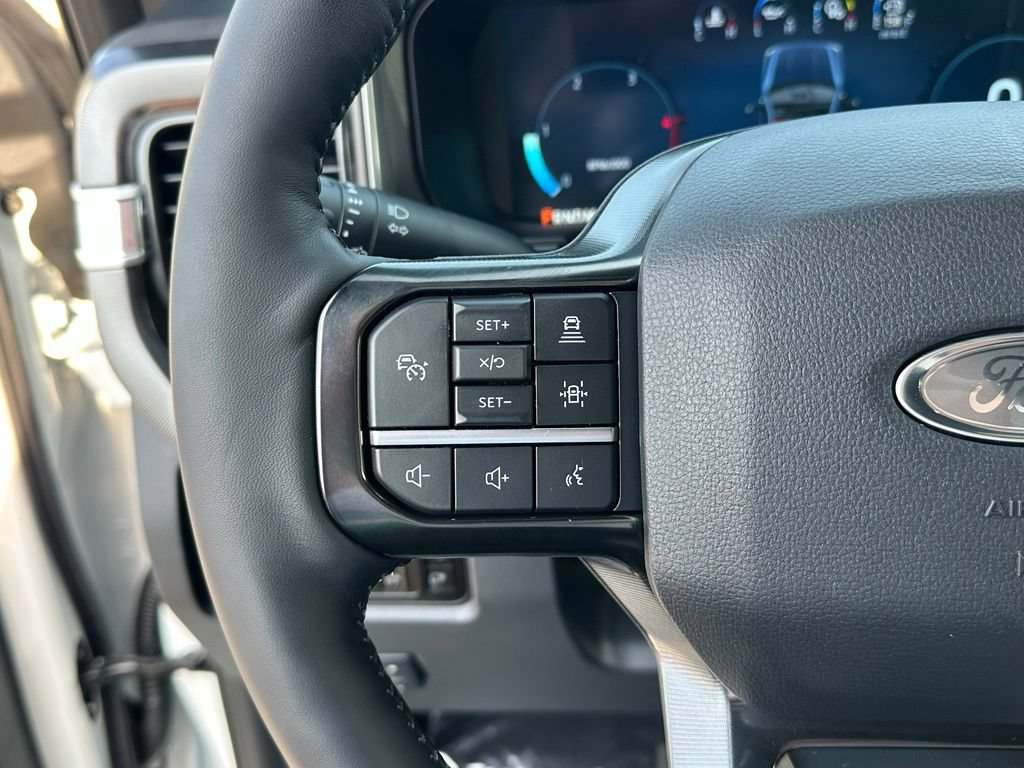 New 2026 Ford F350 Platinum w/ FX4 Off-Road Package AWD/4WD image 9