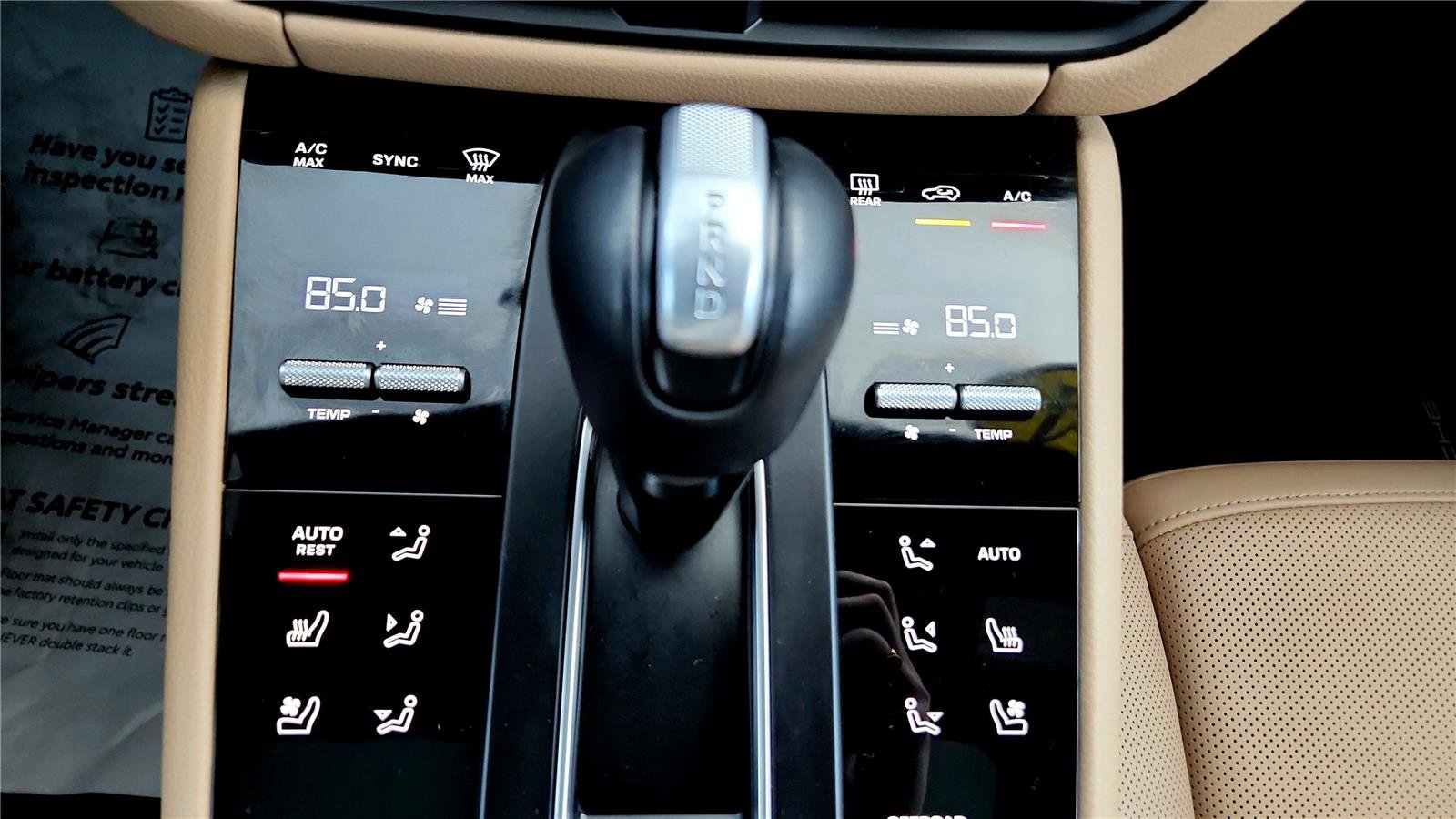 Used 2024 Porsche Macan Turbo image 30