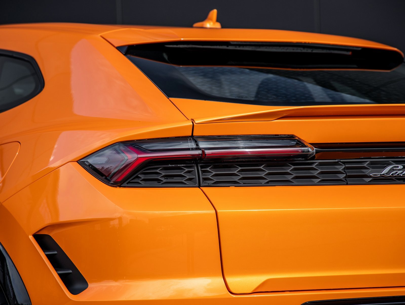 Used 2025 Lamborghini Urus SE image 11