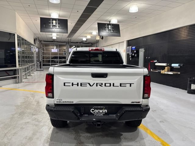 Used 2025 Chevrolet Colorado ZR2 w/ Technology Package AWD/4WD image 7