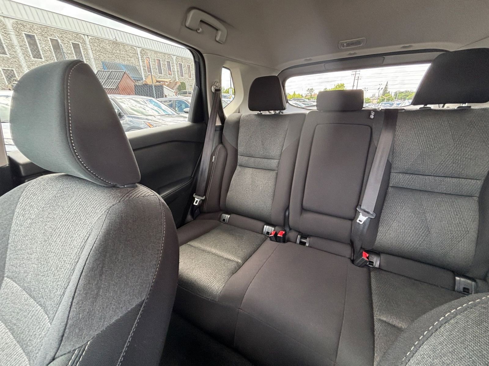 Used 2025 Nissan Rogue SV FWD image 41
