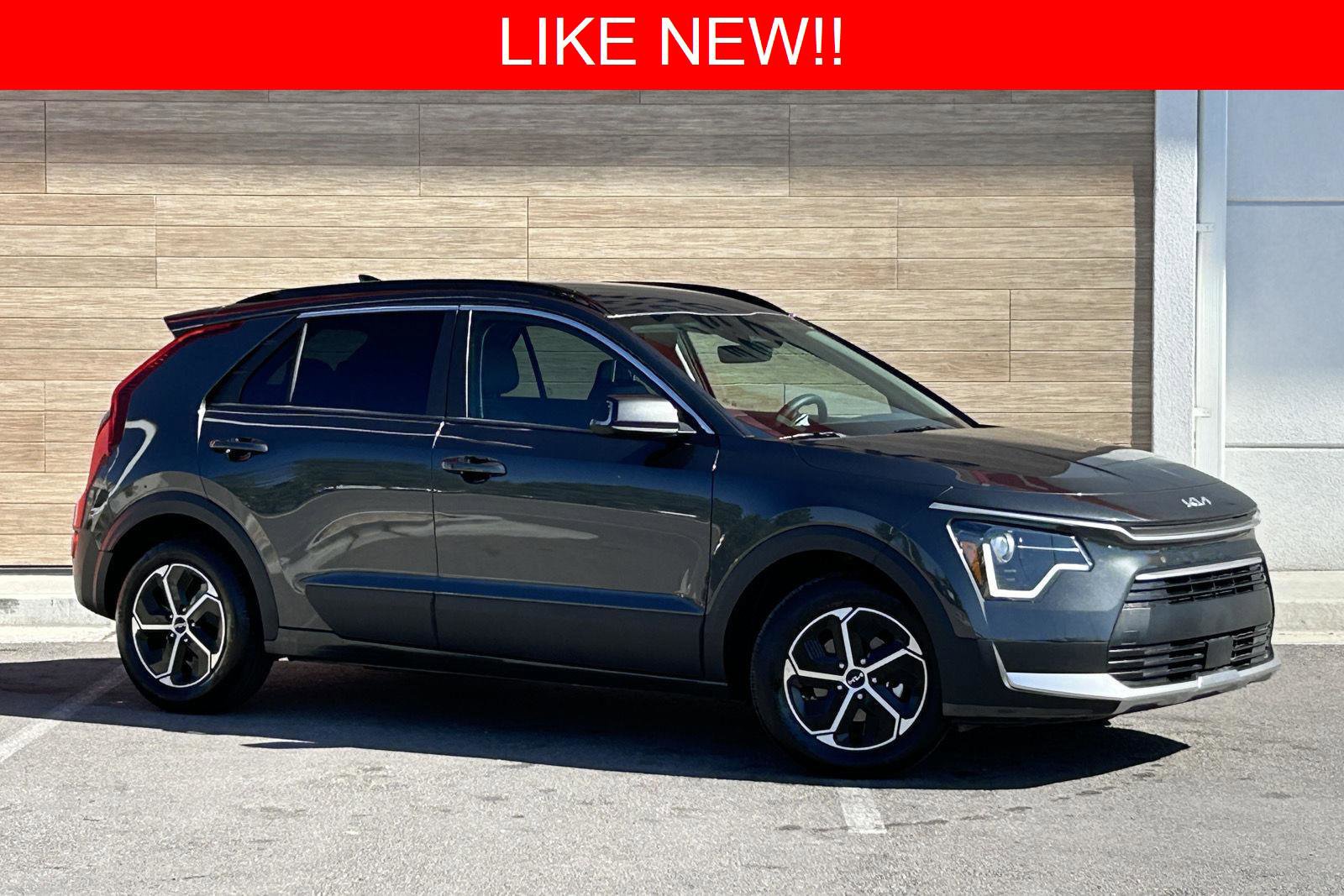 Used 2025 Kia Niro EX image 1