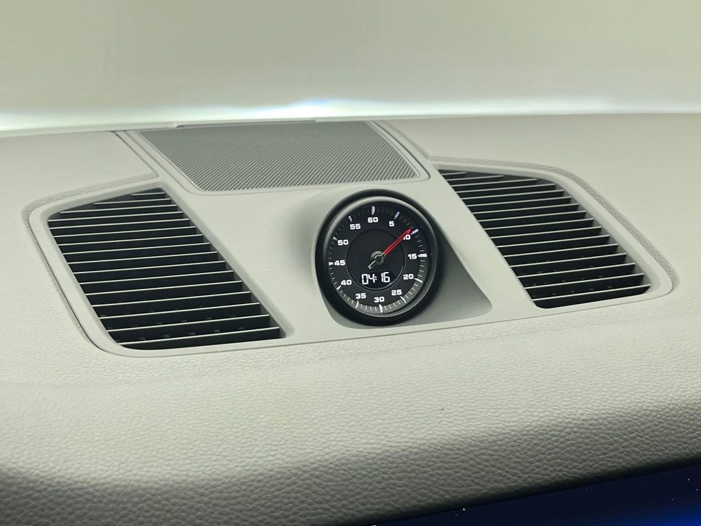 Used 2023 Porsche Cayenne Coupe image 23