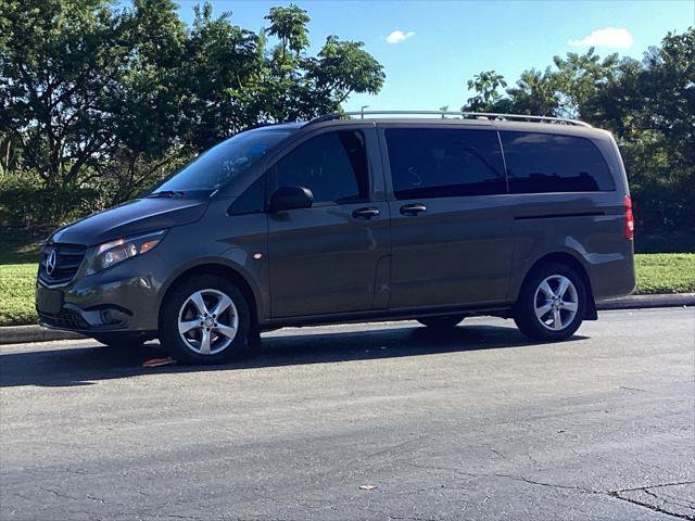 Used 2016 Mercedes-Benz Metris Passenger image 3