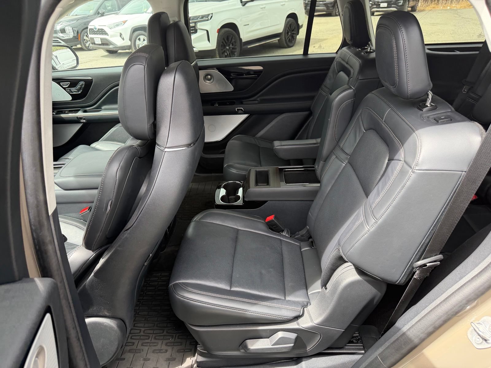 Used 2025 Lincoln Aviator Reserve w/ Equipment Group 201A AWD/4WD image 12