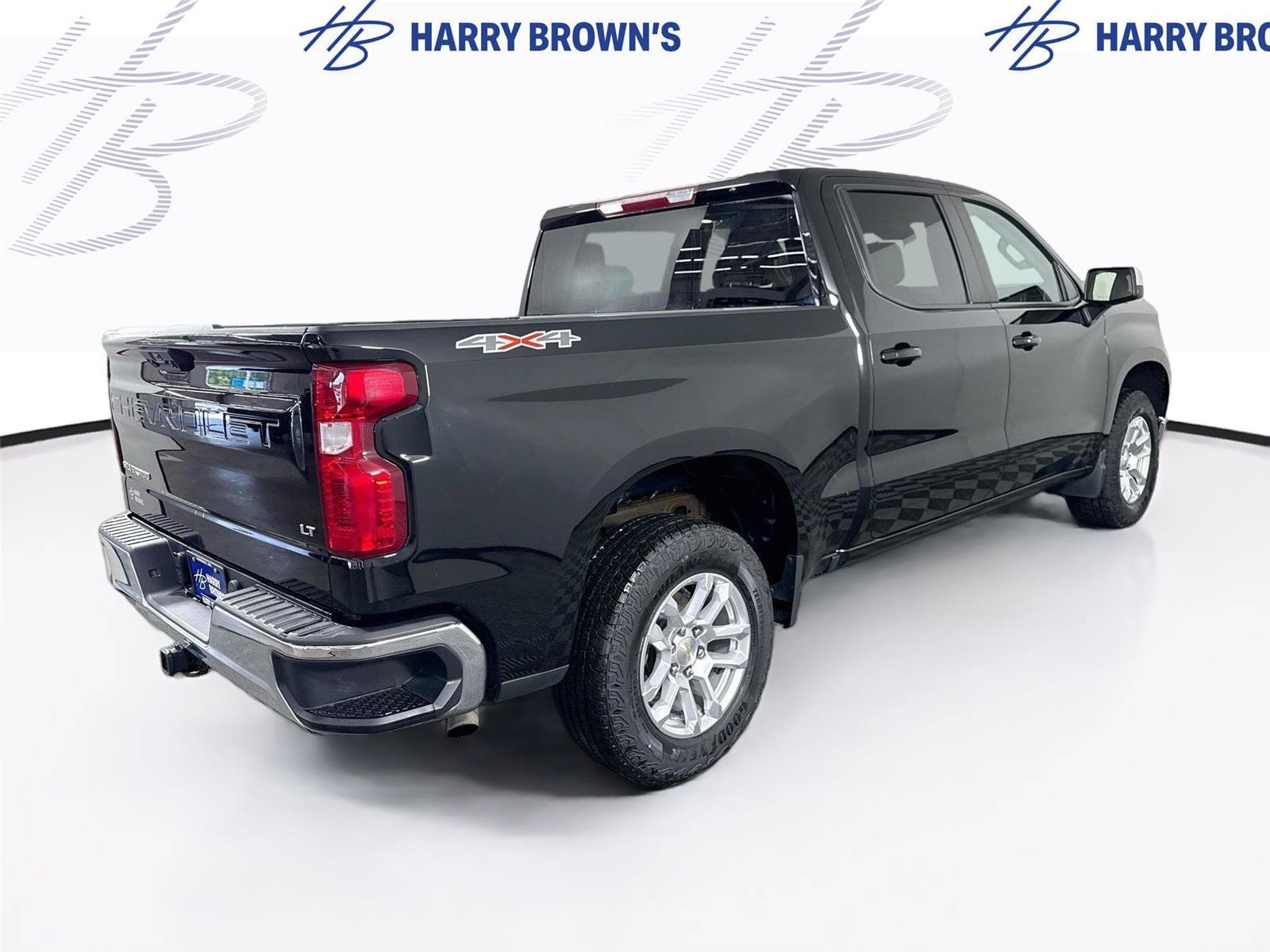 Used 2023 Chevrolet Silverado 1500 LT AWD/4WD image 30