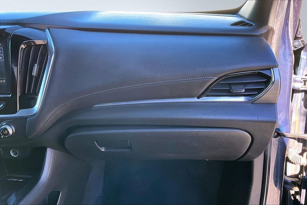 Used 2023 Chevrolet Traverse LT image 16