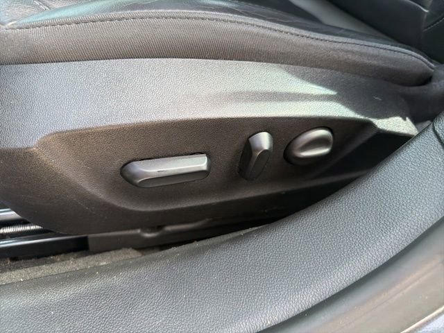 Used 2017 Buick Regal Sport Touring image 25