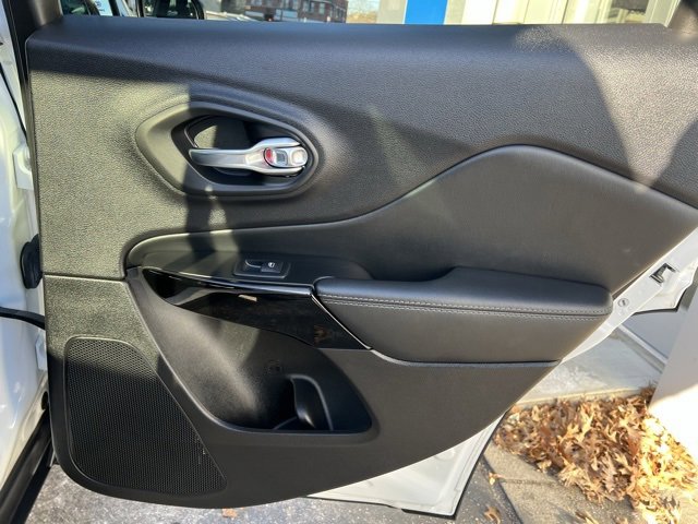 Used 2023 Jeep Cherokee Altitude Lux image 21