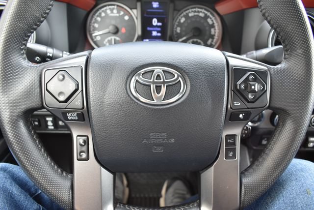 Used 2018 Toyota Tacoma TRD Off-Road w/ Technology Package AWD/4WD image 21