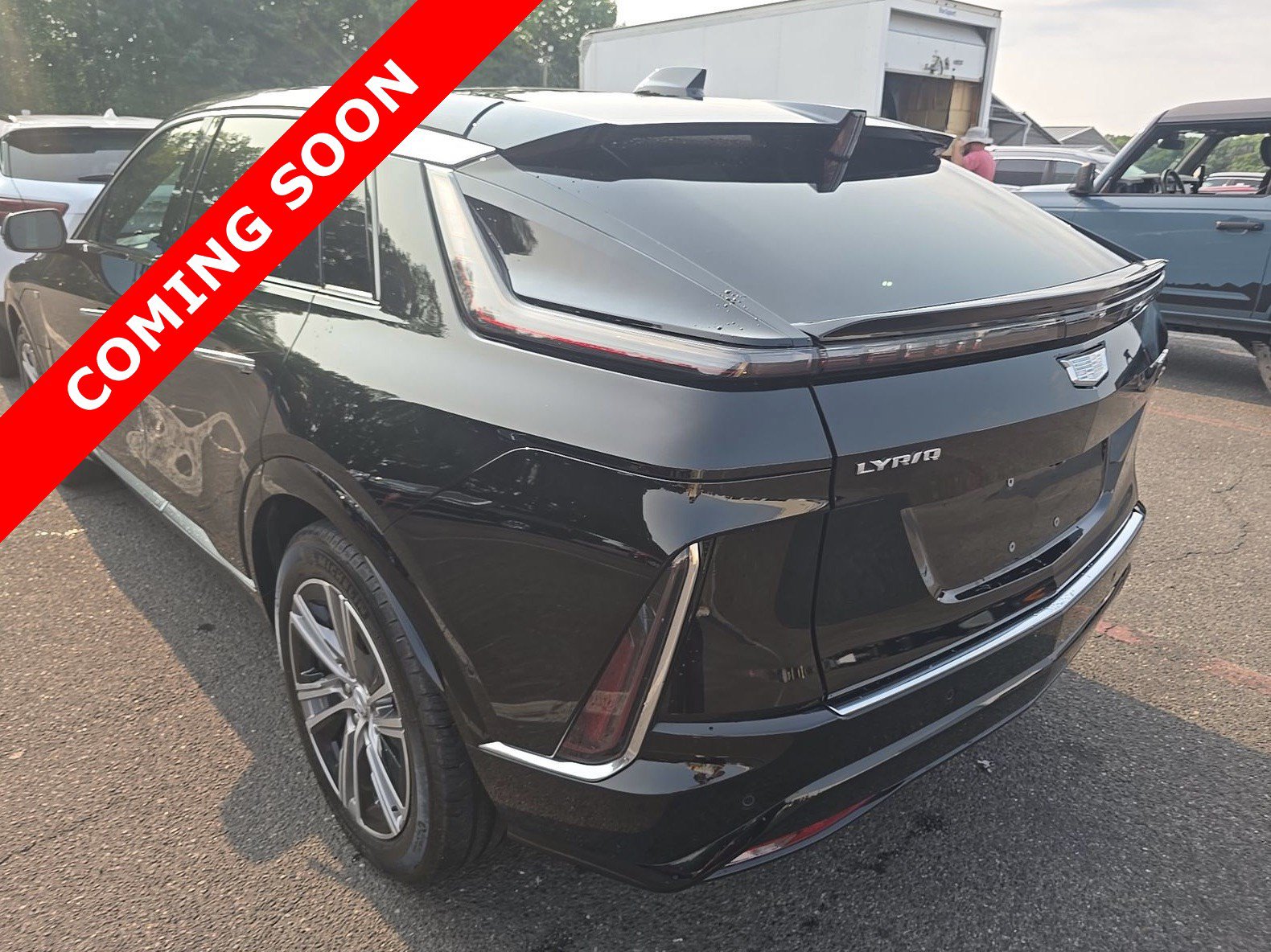 Used 2024 Cadillac Lyriq Luxury AWD/4WD image 5