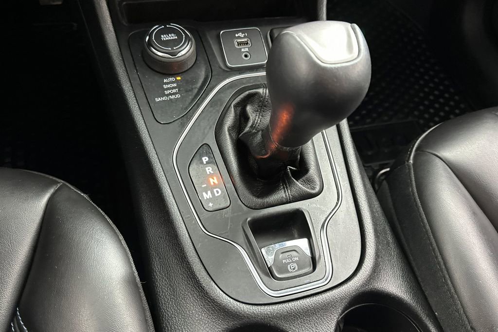 Used 2019 Jeep Cherokee Latitude Plus w/ Cold Weather Group image 24