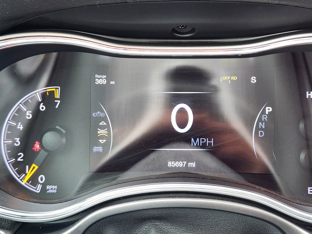 Used 2019 Jeep Grand Cherokee Overland AWD/4WD image 17