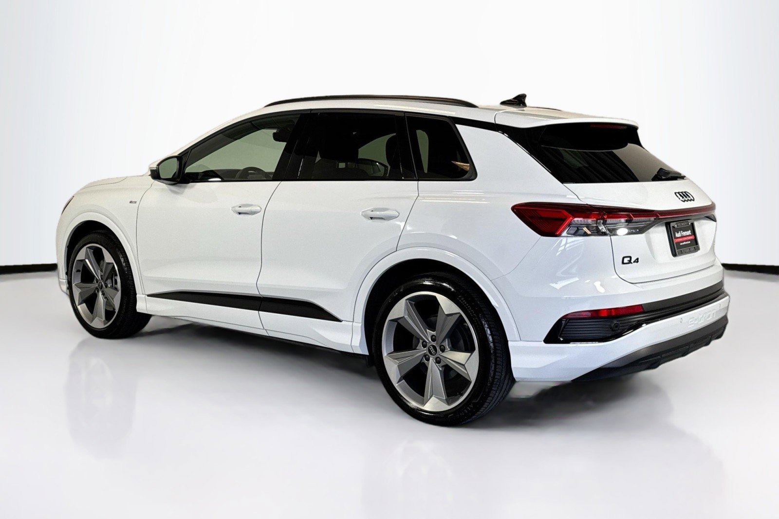 Used 2025 Audi Q4 e-tron Premium Plus w/ Premium Plus AWD/4WD image 7