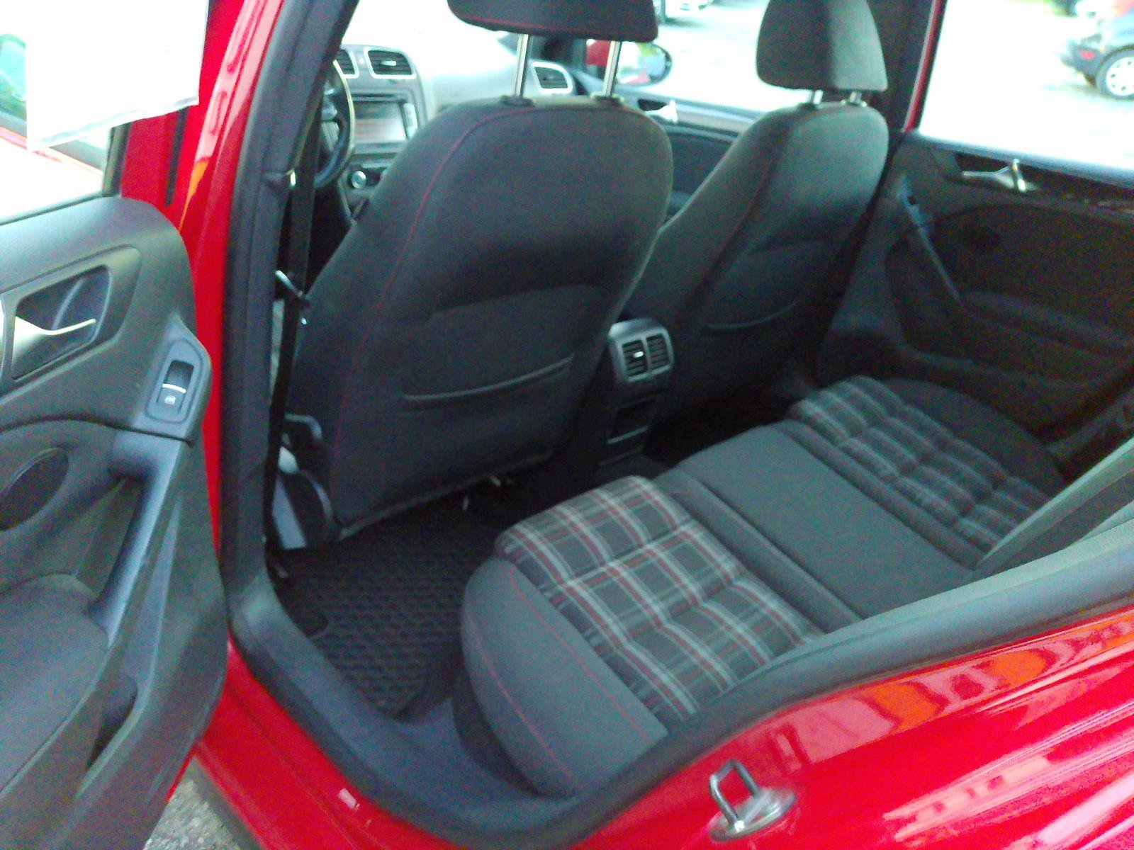 Used 2012 Volkswagen GTI 4-Door FWD image 27