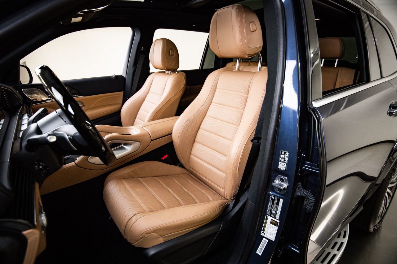 Used 2024 Mercedes-Benz GLS 580 4MATIC image 5