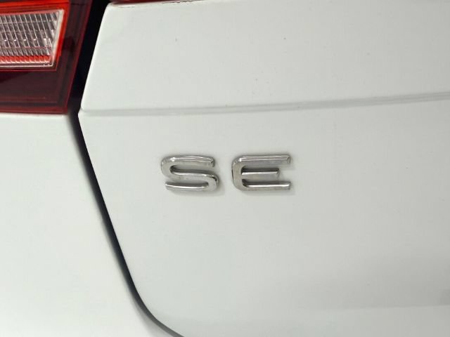 Used 2024 Volkswagen Tiguan SE AWD/4WD image 11