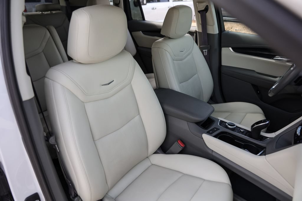 Used 2023 Cadillac XT6 Premium Luxury FWD image 34