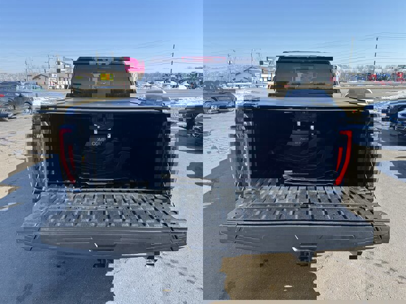 Used 2025 GMC Sierra 2500 AT4 w/ AT4 Premium Plus Package image 29