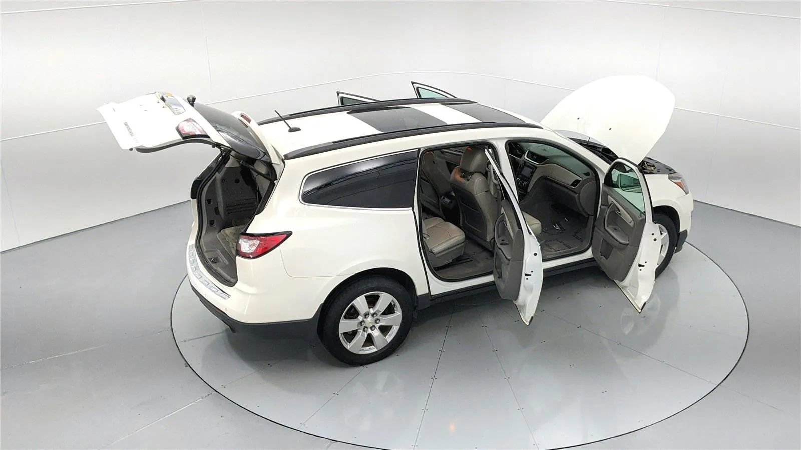 Used 2014 Chevrolet Traverse LTZ AWD/4WD image 50