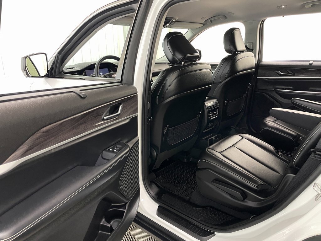 Used 2023 Jeep Grand Cherokee L Limited w/ Luxury Tech Group II image 48