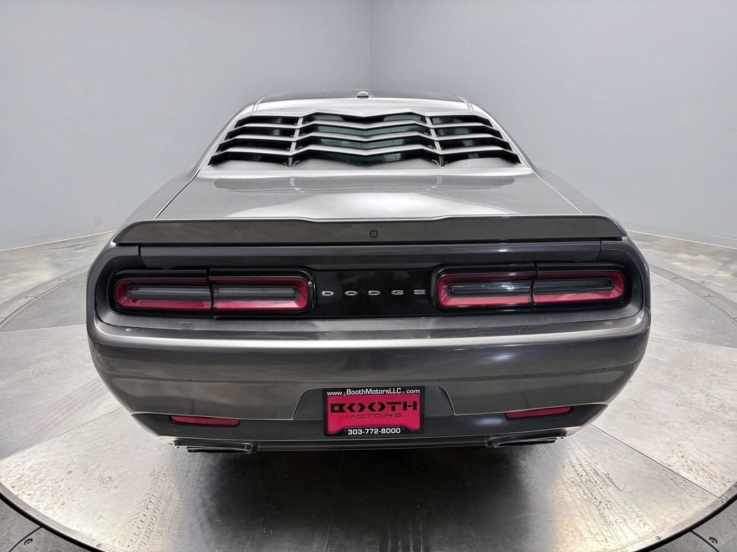 Used 2018 Dodge Challenger R/T RWD image 6