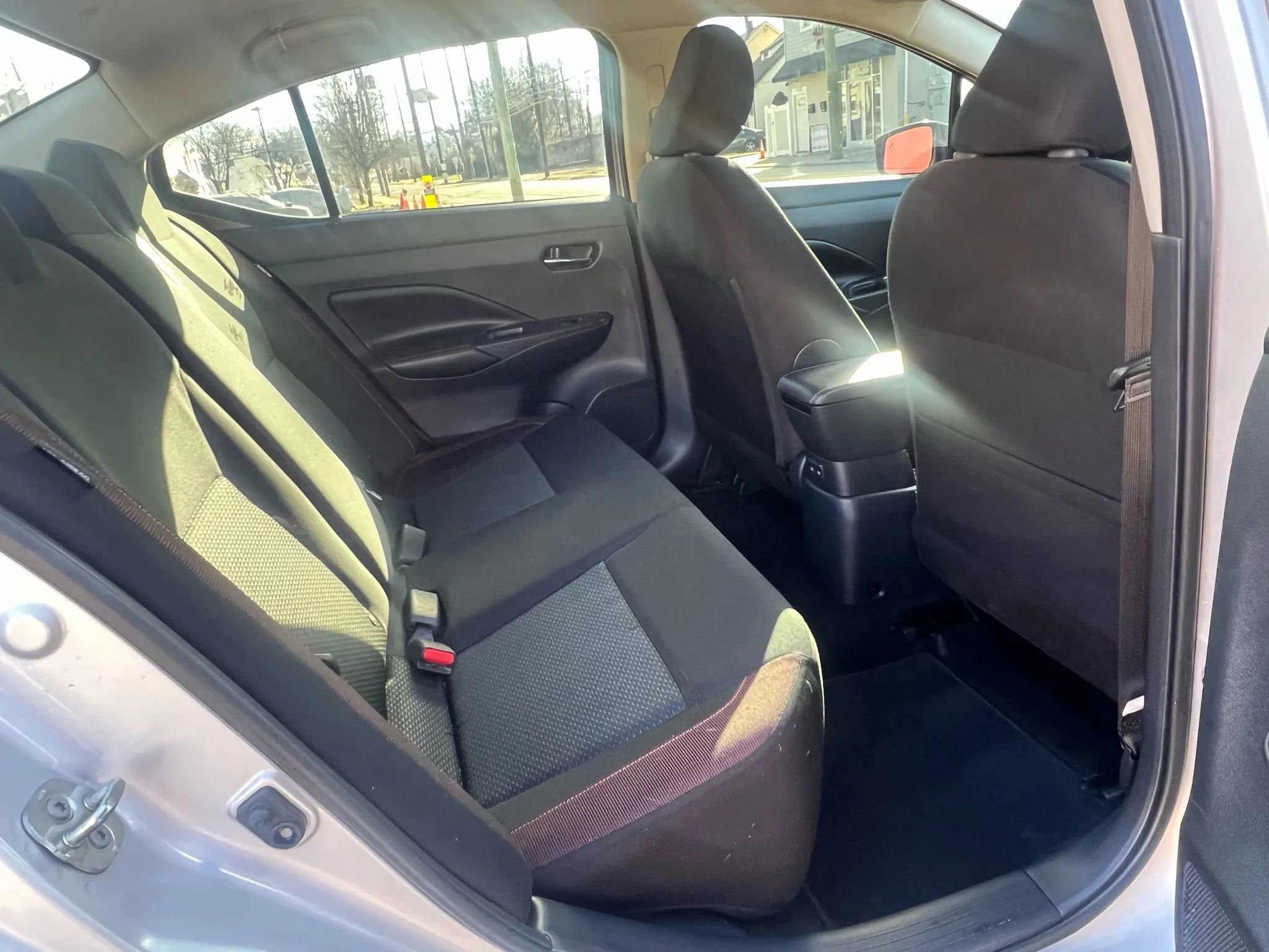 Used 2020 Nissan Versa SR image 28