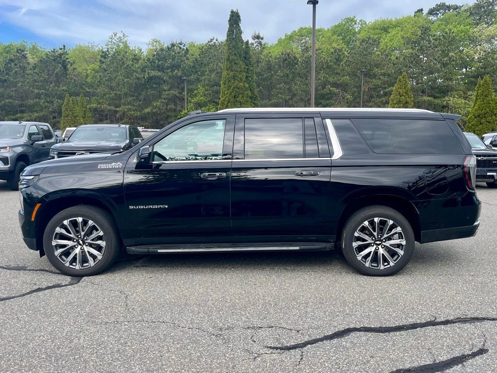 Used 2026 Chevrolet Suburban High Country AWD/4WD image 2