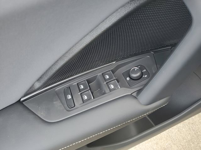 New 2026 Volkswagen Tiguan SE R-Line image 21