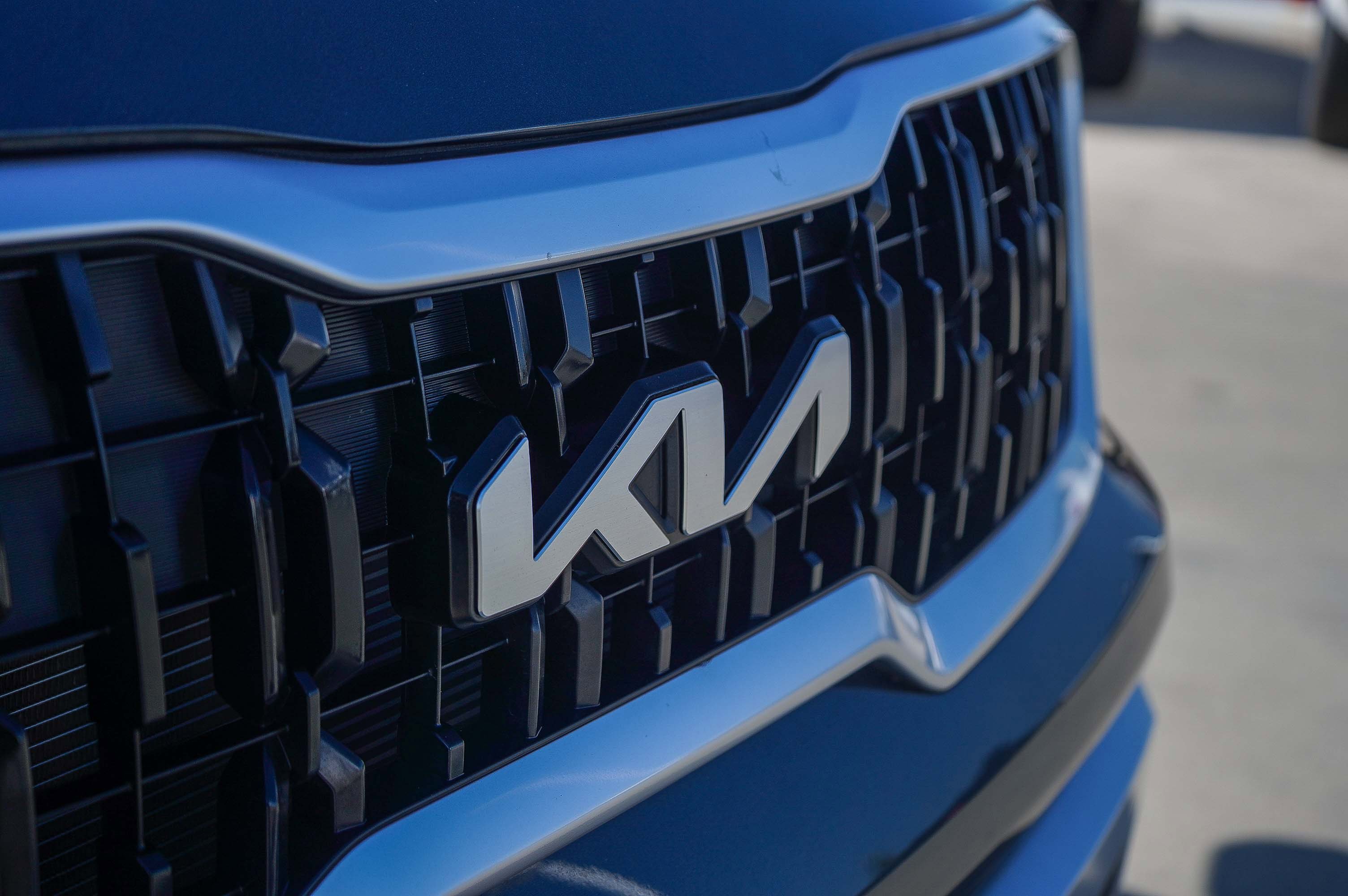 Used 2024 Kia Telluride LX image 12