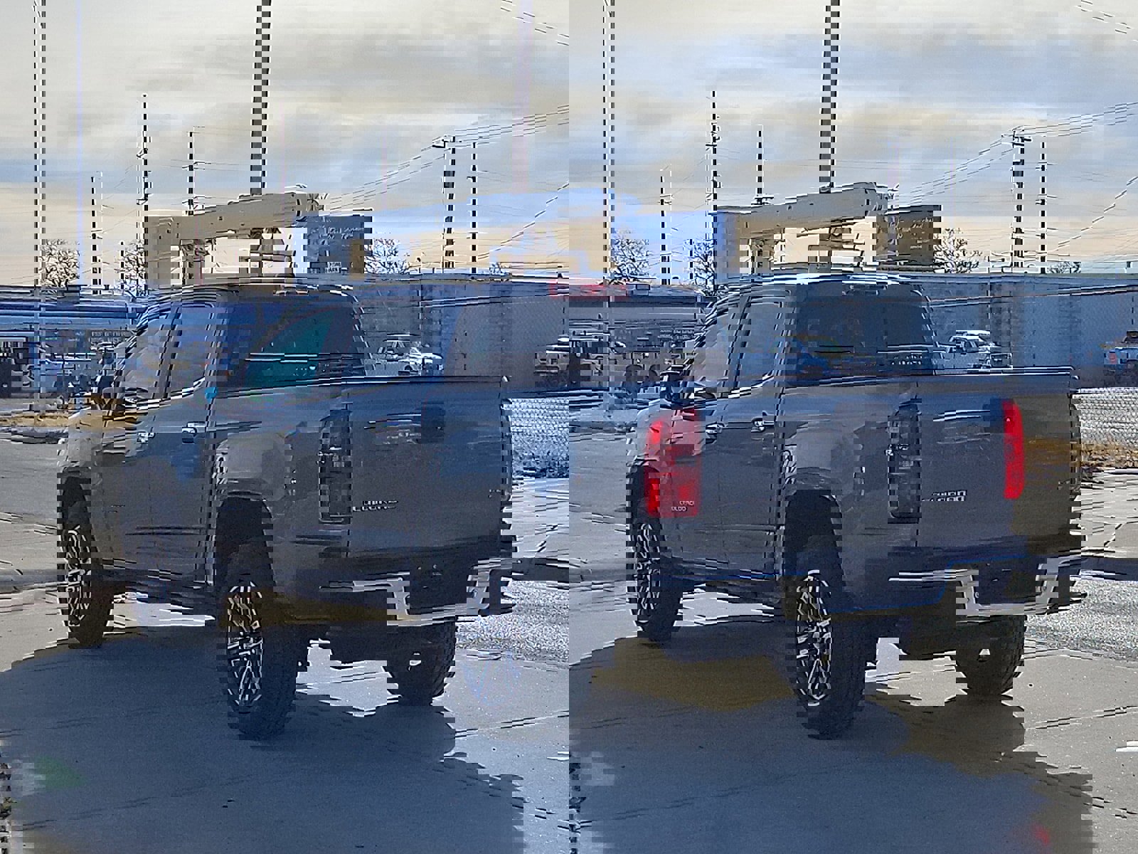 Used 2022 Chevrolet Colorado LT w/ Luxury Package image 3