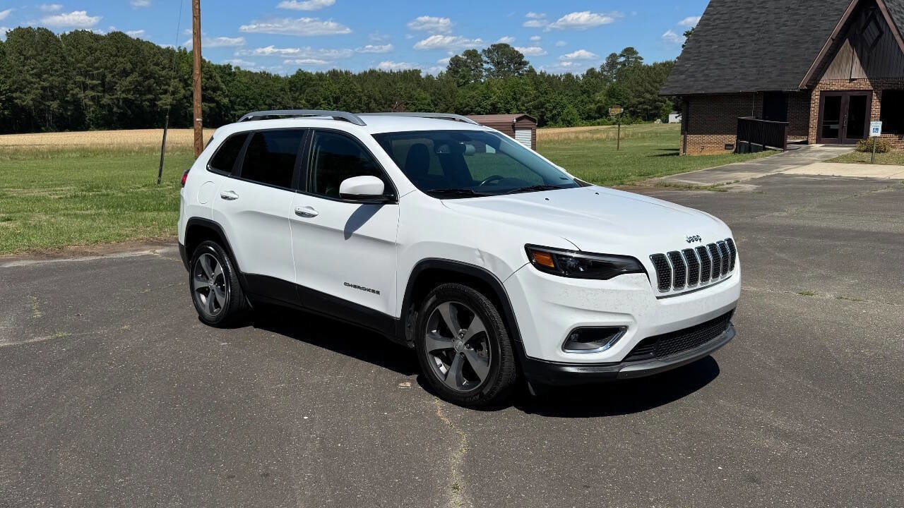 Used 2019 Jeep Cherokee Limited FWD image 2