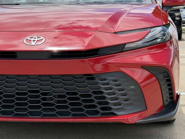 Certified 2025 Toyota Camry SE FWD image 9