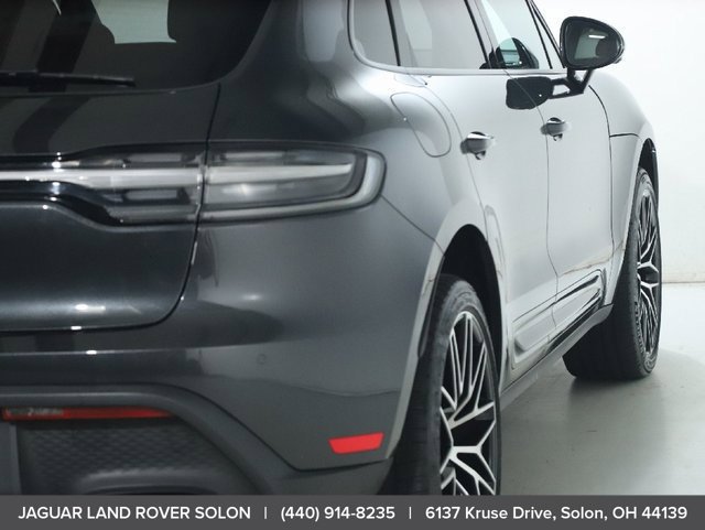 Used 2023 Porsche Macan AWD/4WD image 8