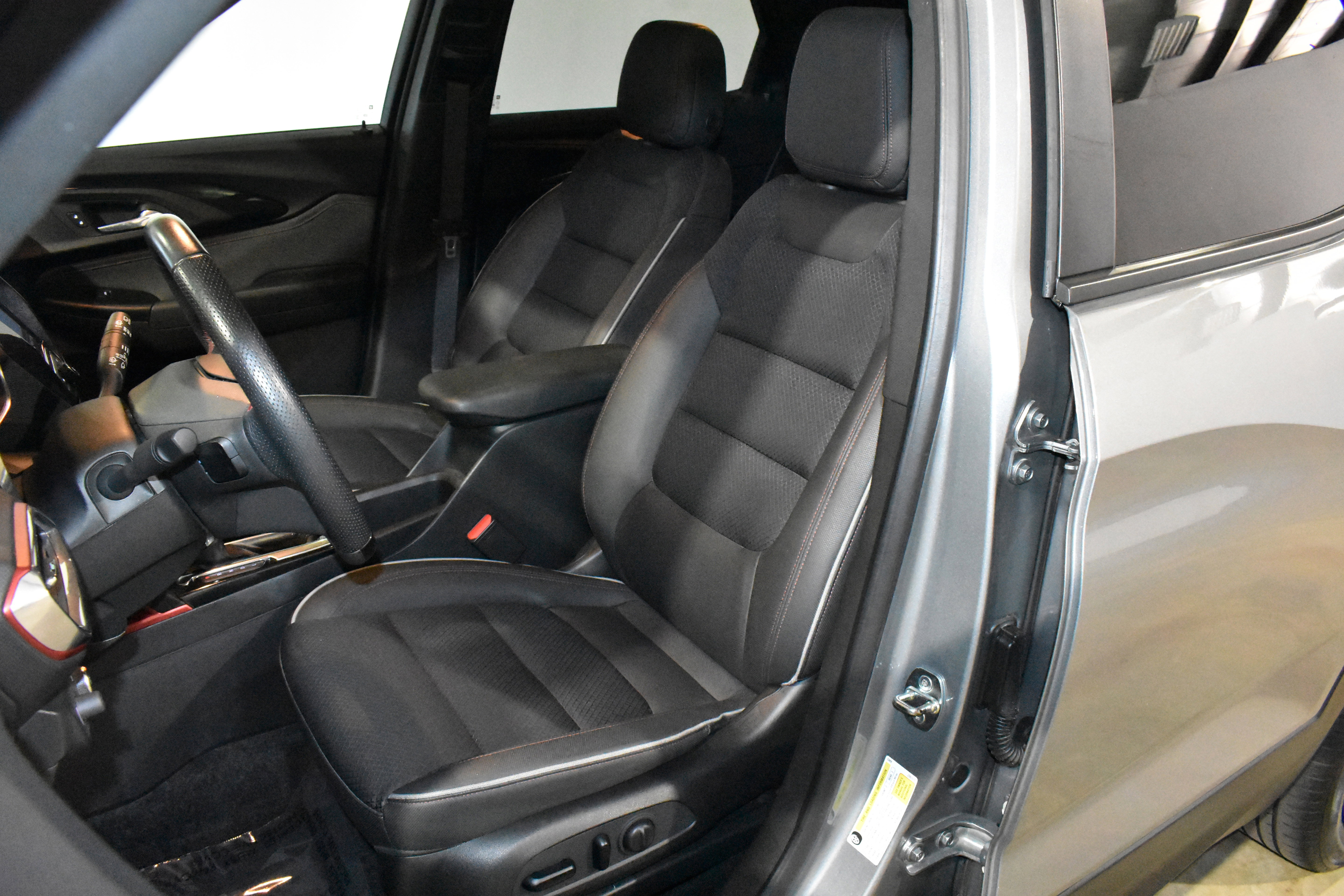 Used 2023 Chevrolet TrailBlazer RS w/ Sun and Liftgate Package FWD image 27