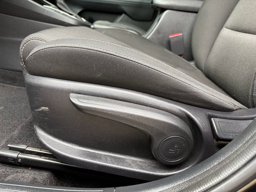 Used 2023 Kia Forte LXS w/ LXS Technology Package FWD image 13