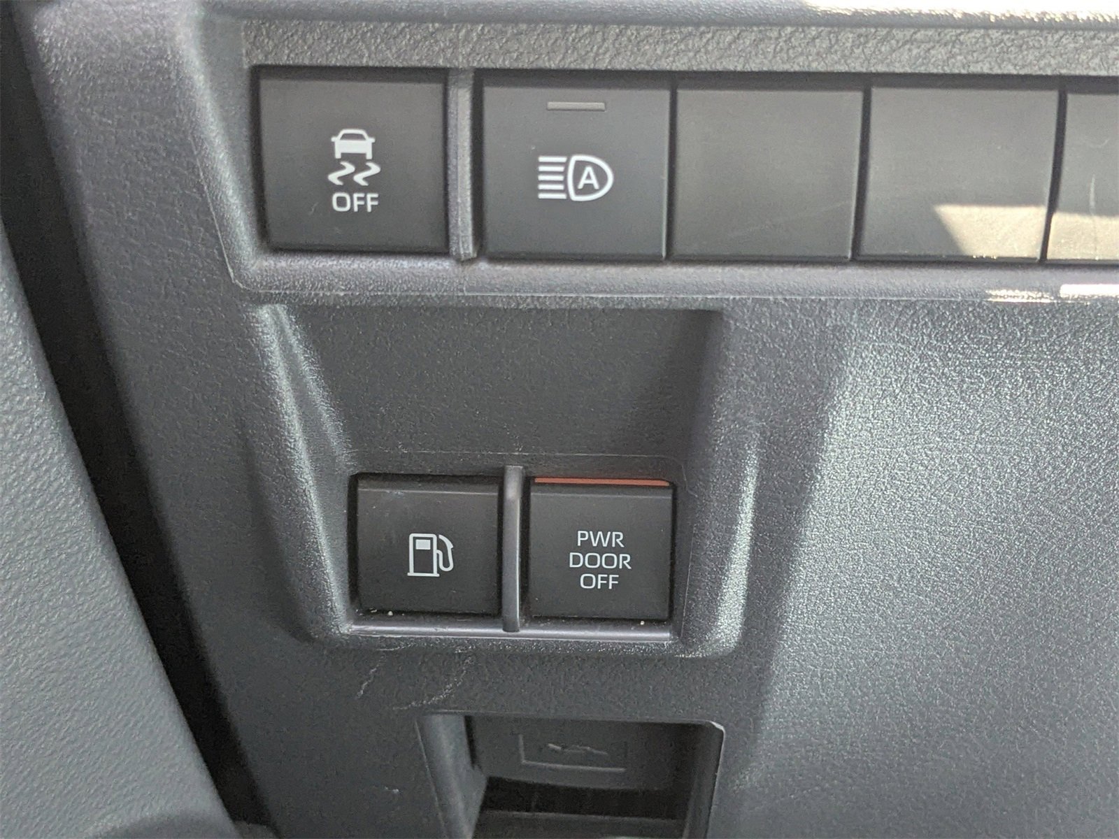 Used 2022 Toyota Sienna XLE image 27