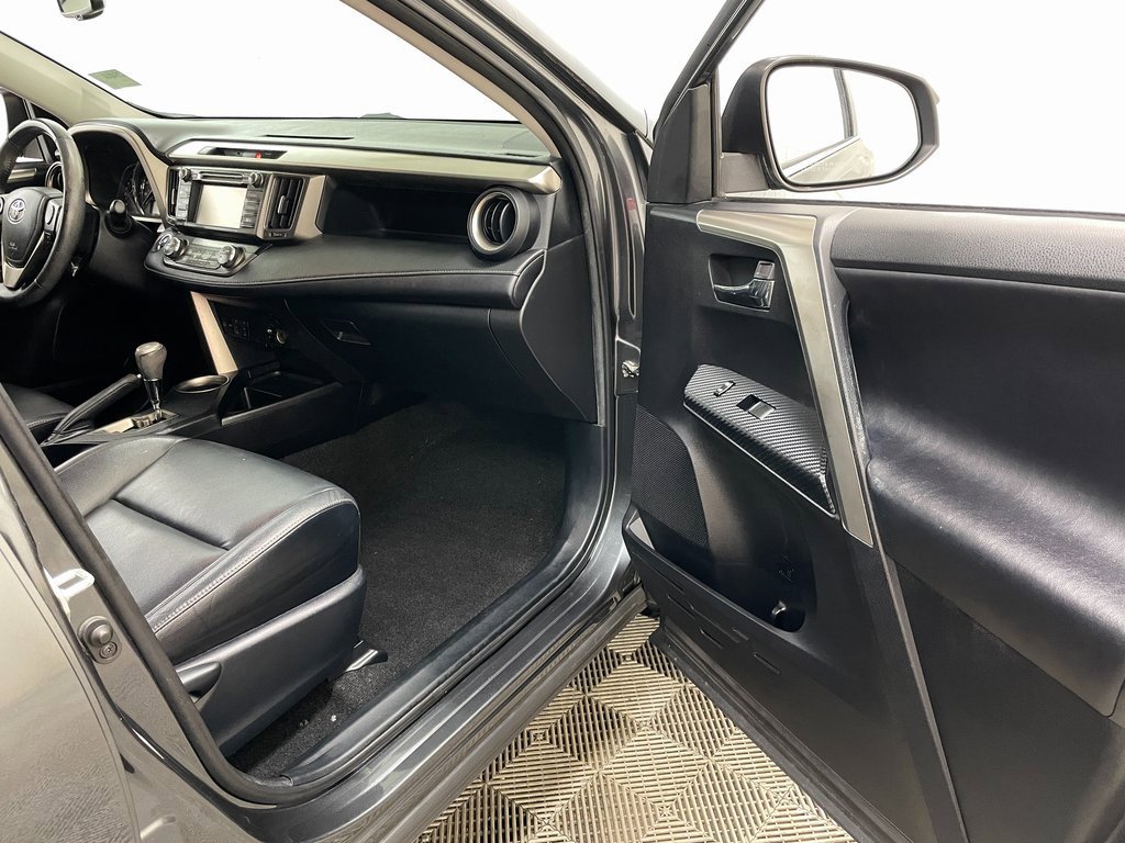 Used 2014 Toyota RAV4 Limited image 32