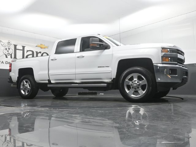 Used 2019 Chevrolet Silverado 2500 LT w/ LT Convenience Package AWD/4WD image 2