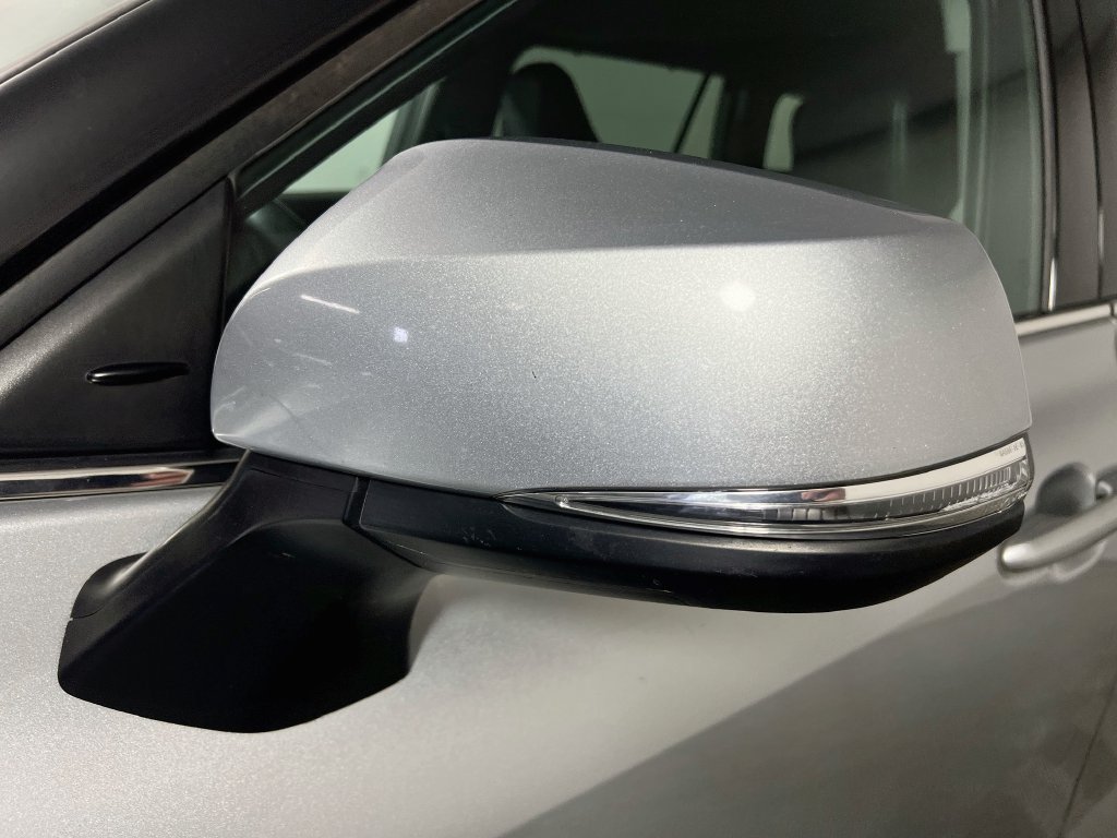 Used 2021 Toyota Highlander XLE FWD image 10