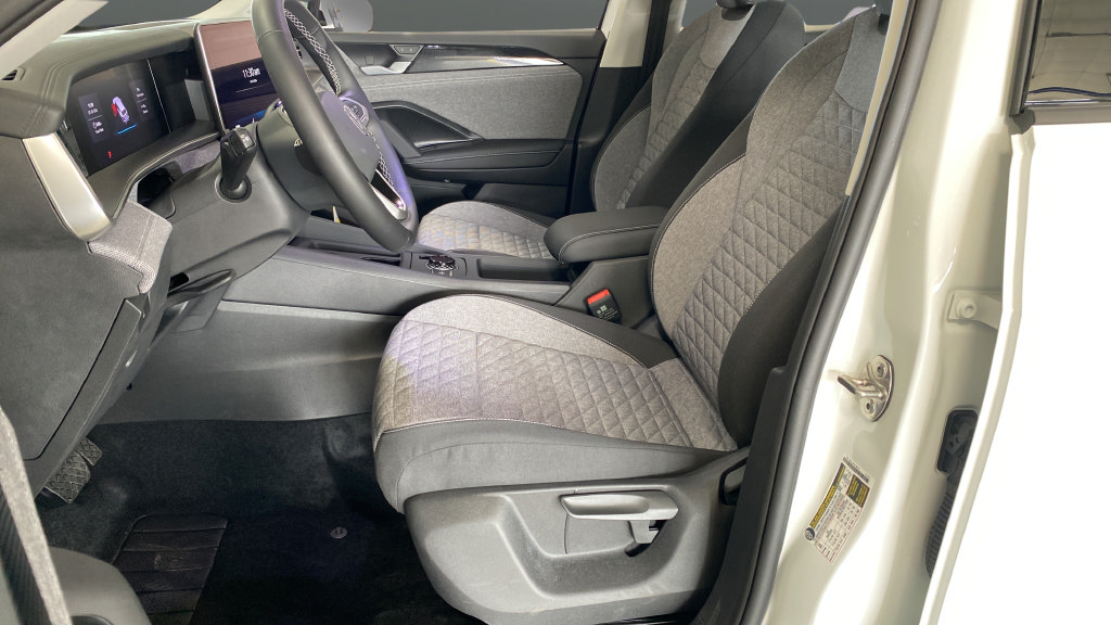 New 2026 Volkswagen Tiguan S AWD/4WD image 9