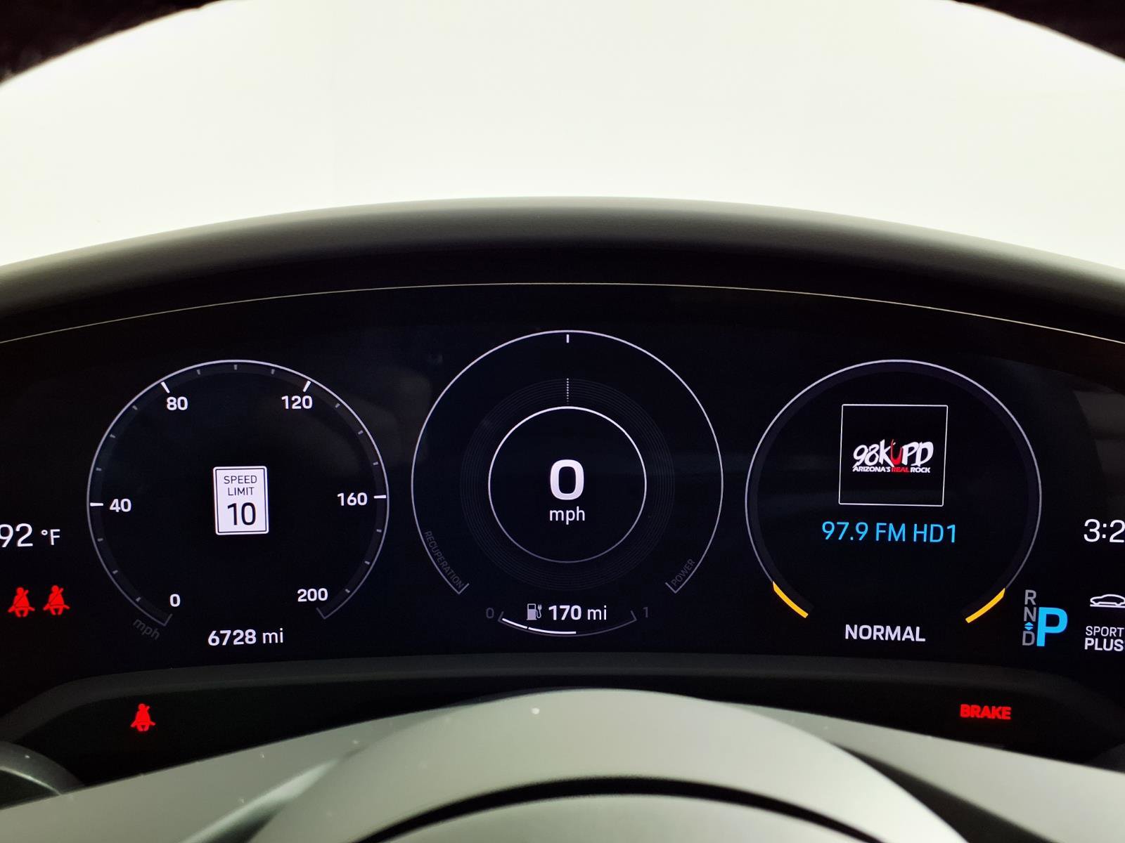 Used 2023 Porsche Taycan 4S image 25